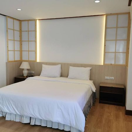 Baanbusarin Hotel Hua Hin Exterior photo