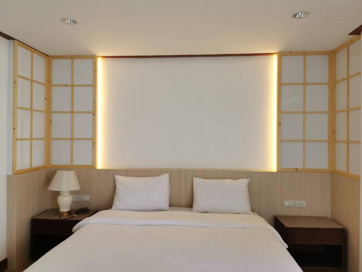 Baanbusarin Hotel Hua Hin Exterior photo