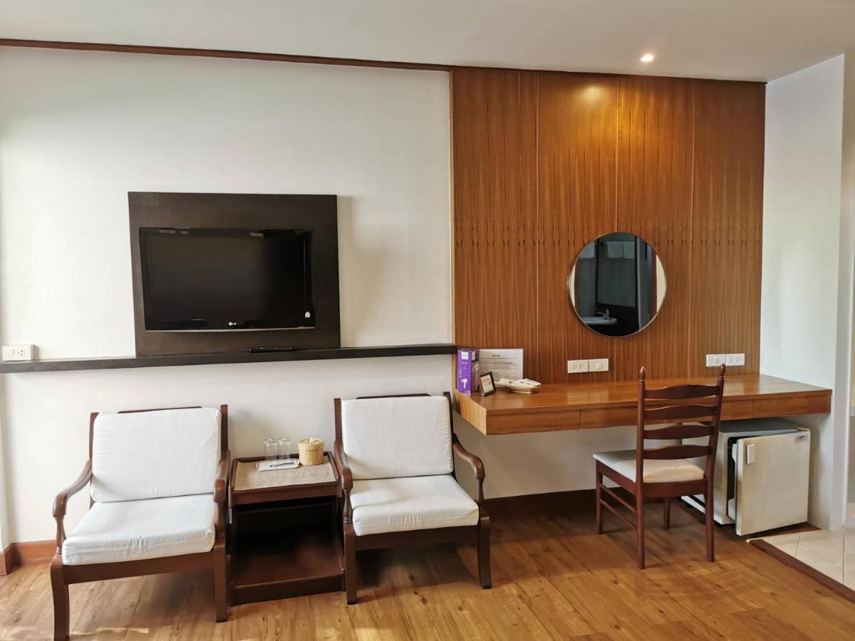 Baanbusarin Hotel Hua Hin Exterior photo