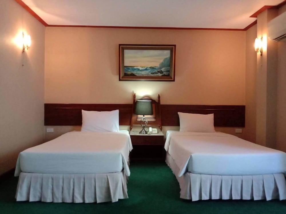 Baanbusarin Hotel Hua Hin Exterior photo