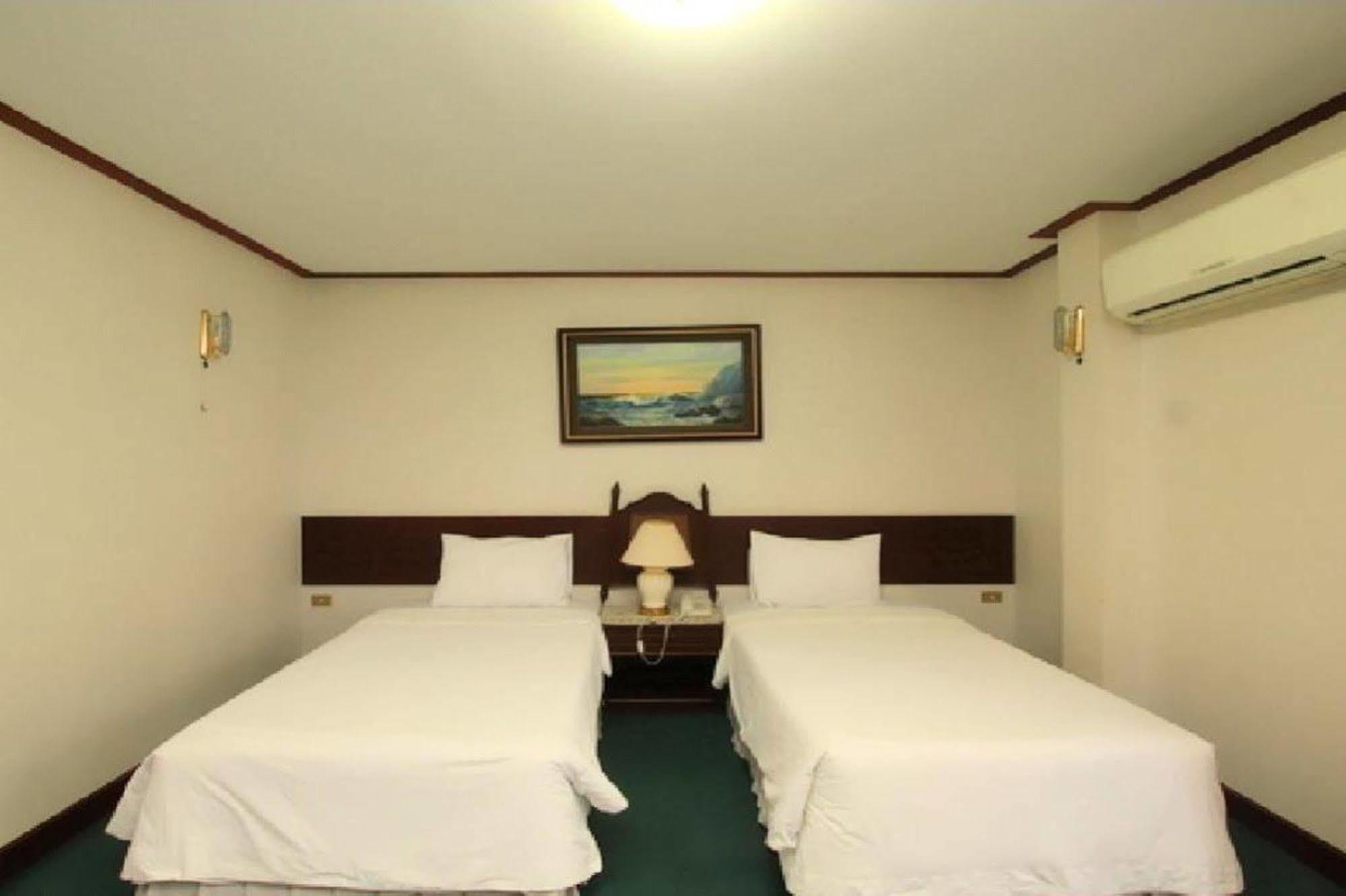 Baanbusarin Hotel Hua Hin Exterior photo