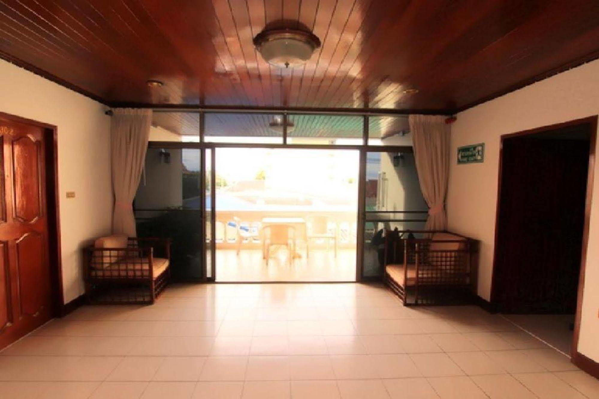 Baanbusarin Hotel Hua Hin Exterior photo